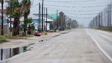 Σε ετοιμότητα το Τέξας για το πέρασμα της καταιγίδας Μπέριλ