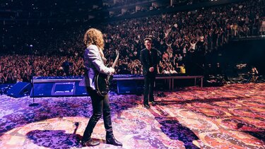 The Killers: διέκοψαν τη συναυλία τους στο Λονδίνο για να προβάλλουν τη νίκη της Εθνικής Αγγλίας