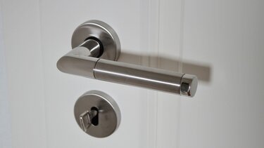 Απίστευτο: κλειδωμένος για μια ώρα πολίτης σε Δημόσια Υπηρεσία!