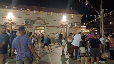 Πλήθος κόσμου και μετά τα μεσάνυχτα στην Παναγίτσα Μασταμπά