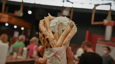 Απόδραση στο χωριό: Κάντε μια στάση για τίμιο street food στον «Πεπόνη»!