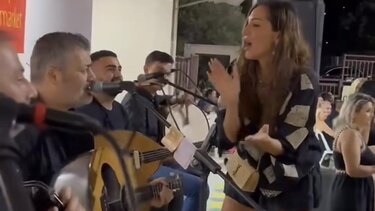 Σε πανηγύρι στο Γεράνι η Δέσποινα Βανδή - Η μαντινάδα του Κονταρού 