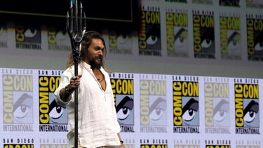 «Η χειρότερη εμπειρία που είχα ποτέ»: Νεαρή YouΤuber τα βάζει με τον Τζέισον Μομόα