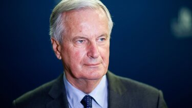 Γαλλία: Τι σημαίνει η επιλογή Μπαρνιέ και οι προκλήσεις που θα αντιμετωπίσει