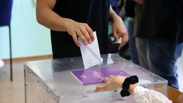 Εκλογές ΠΑΣΟΚ: Μηνύματα για την επόμενη μέρα από τους δύο "μονομάχους" - Ομαλά η διαδικασία