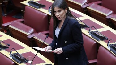 Ε. Βάτσινά: «Καθημερινή ωρολογιακή βόμβα για επιβάτες και οδηγούς»