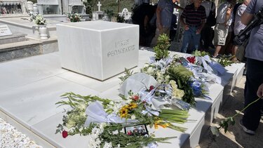 Χανιά: Σε κλίμα συγκίνησης το ετήσιο μνημόσυνο του Μίκη Θεοδωράκη - Φωτογραφίες