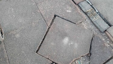 Νέα παράπονα για την παιδική χαρά στον Καράβολα