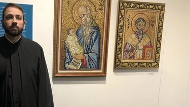 Ο ιερέας που "σάρωσε" στις πανελλαδικές εξετάσεις