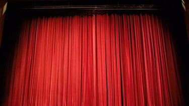 Θεατρική παράσταση "Το χελιδόνι" απο το Θέατρο Χωρομορφές