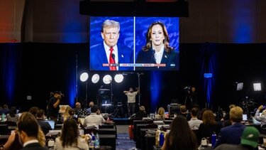 Η Χάρις κατηγορεί τον Τραμπ για τον θάνατο 28χρονης