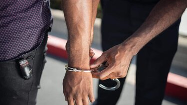 Οι καβάτζες κάνναβης τους έβαλαν σε περιπέτειες