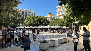 "Πλημμύρισε" από κόσμο το κέντρο του Ηρακλείου 