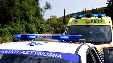 Κρήτη: Μετωπική σύγκρουση δύο αυτοκινήτων με εγκλωβισμούς επιβατών