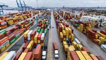 Η ΕΕ σχεδιάζει περιορισμούς τύπου "Τραμπ" σε εισαγωγές τροφίμων, σύμφωνα με δημοσίευμα