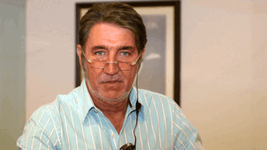 Μανώλης Παπακαλιάτης: Με επιτυχία η επέμβαση στην κάτω γνάθο - Προγραμματίζονται τα επόμενα χειρουργεία