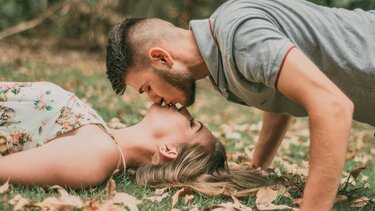 Σε τι μας κάνει καλό ένα φιλί!