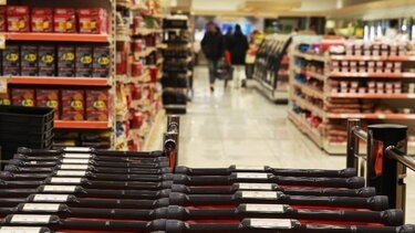 Σούπερ μάρκετ: Από 5% μέχρι 24% οι μειώσεις τιμών 