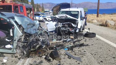 Σφοδρή μετωπική σύγκρουση στη Φωκίδα - Δύο νεκροί και δύο τραυματίες