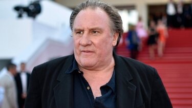 "Ανακουφισμένη" η Σαρλότ Αρνού: Ο Ντεπαρντιέ παραπέμπεται για βιασμούς και σεξουαλικές επιθέσεις