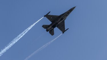 f-16