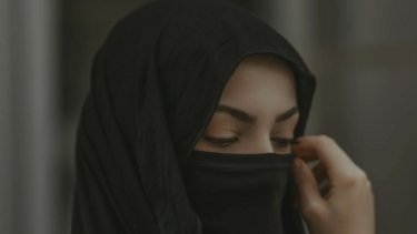 Γυναίκα με μπούρκα 