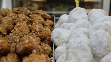 Μελομακάρονα Κουραμπιέδες