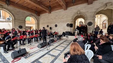 Τα Χριστουγεννιάτικα κάλαντα στη Λότζια