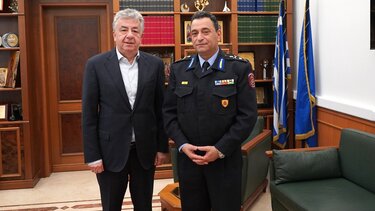 Αρναουτάκης, Ψαρρός