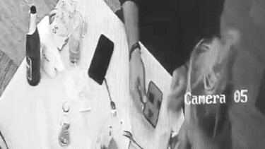 Κύκλωμα προστασίας, αστυνομικοί