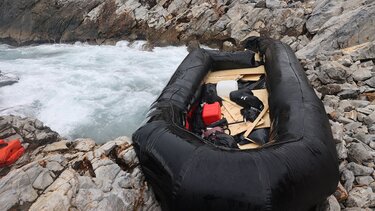 Μετανάστες, Καράβι