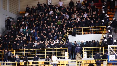Παναθηναϊκός-Ολυμπιακός: Μικροένταση στις εξέδρες και άμεση επέμβαση της αστυνομίας