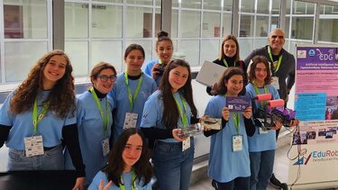 Cretan Dynamic Girls