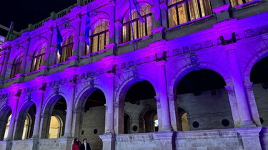 Λότζια, Μωβ χρώμα