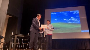 Με πειράματα, παιχνίδια, κατασκευές, διερευνητικές εργασίες από μαθητές/τριες και επιστημονικές ομιλίες ολοκληρώθηκε η 1η «Γιορτή των Φυσικών Επιστημών» στον Άγιο Νικόλαο