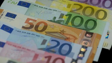 Αύξηση κατώτατου μισθού