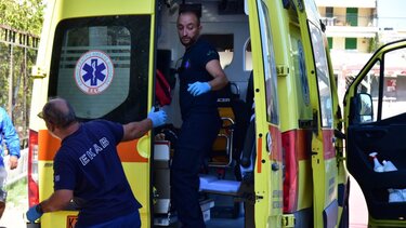 EKAB, Διασώστες