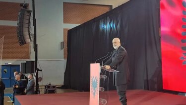 Εντι Ράμα, Ομιλία