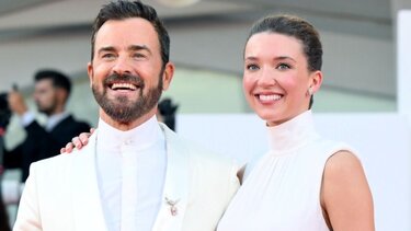 Τζάστιν Θερού, Νικόλ Μπράιντον Μπλουμ 