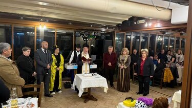 κοπή πίτας, Καθέρης