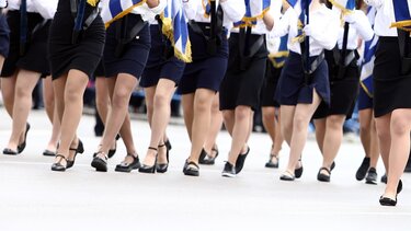 μαθήτριες, παρέλαση