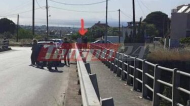 Πάτρα: Ανέβηκε σε γέφυρα και απειλούσε να πέσει στο κενό