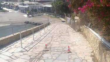 Η μπάρα στην Αγία Γαλήνη "γεννά" ερωτηματικά