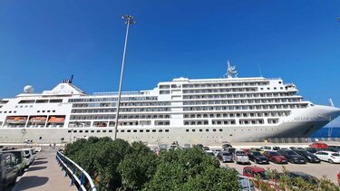 Άγιος Νικόλαος: Το εντυπωσιακό «Silver Spirit» έκανε «ποδαρικό» στη φετινή περίοδο της κρουαζιέρας