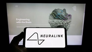 Neuralink, Έλον Μασκ