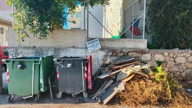 Οδός Σουκατζίδη, Σκουπίδια