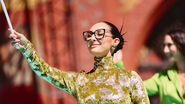 Κλαυδία, Τιρκουάζ χαλί