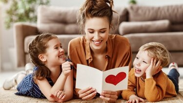 Παγκόσμια Ημέρα Μητέρας 