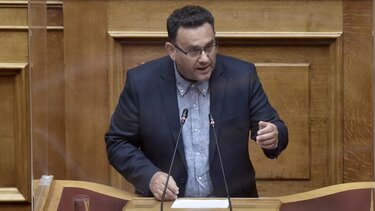 Μανώλης Συντυχάκης, Βουλή