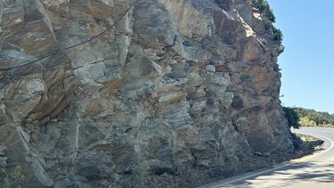 Βράχια, Αχλάδα